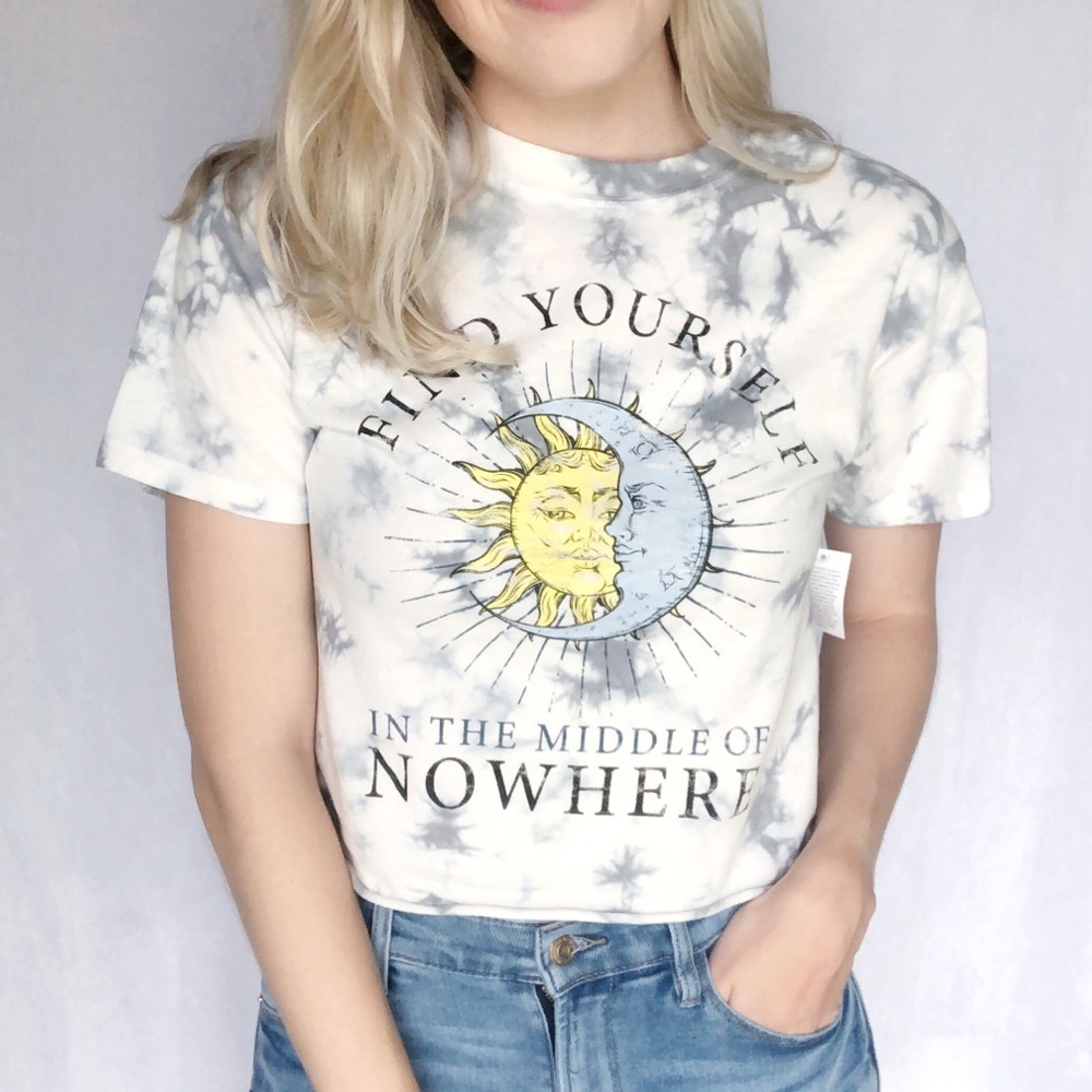 Find Yourself NWT Cropped Tee‎